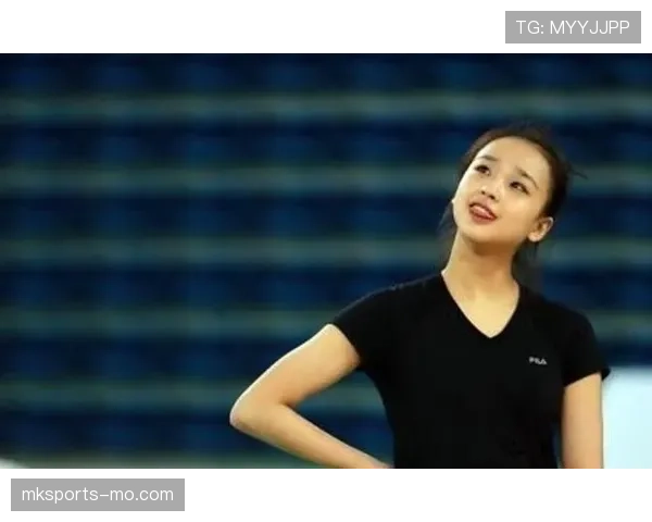 李小鹏退役后这身材管理也太狠了，健身房打卡比上班还准时？